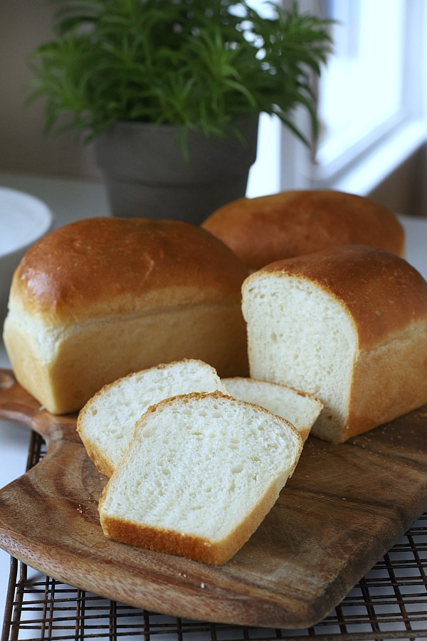 Toasted, buttered, as a sandwich or for sopping up gravy or soup, homemade bread is amazingly satisfying. This very easy potato bread works for breakfast, lunch and dinner. 