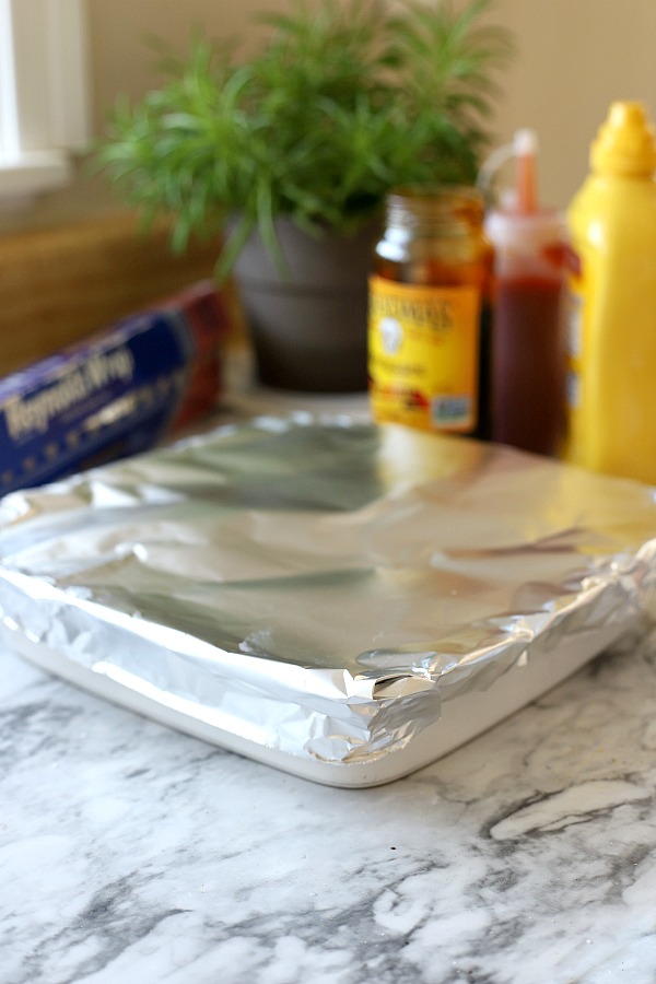 Easy step-by-step recipe for Hawaiian pork chops and baked beans with brown sugar, molasses and pineapple.