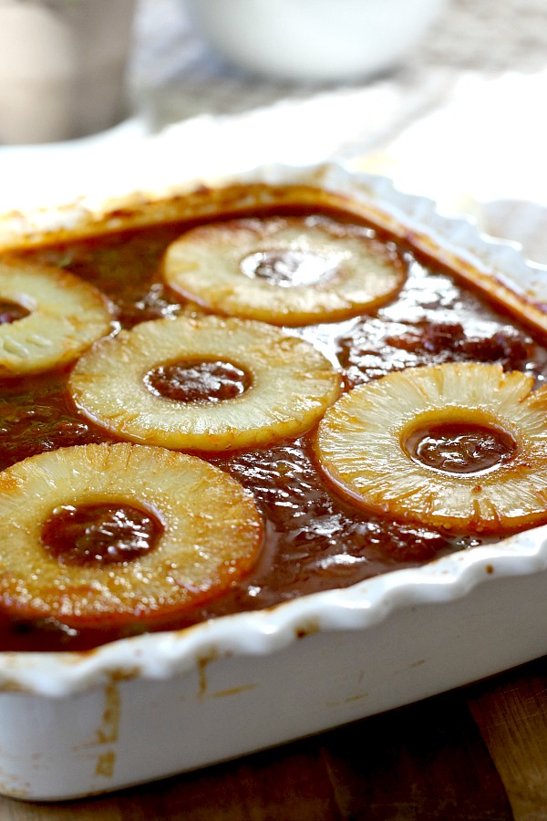 Easy step-by-step recipe for Hawaiian pork chops and baked beans with brown sugar, molasses and pineapple.