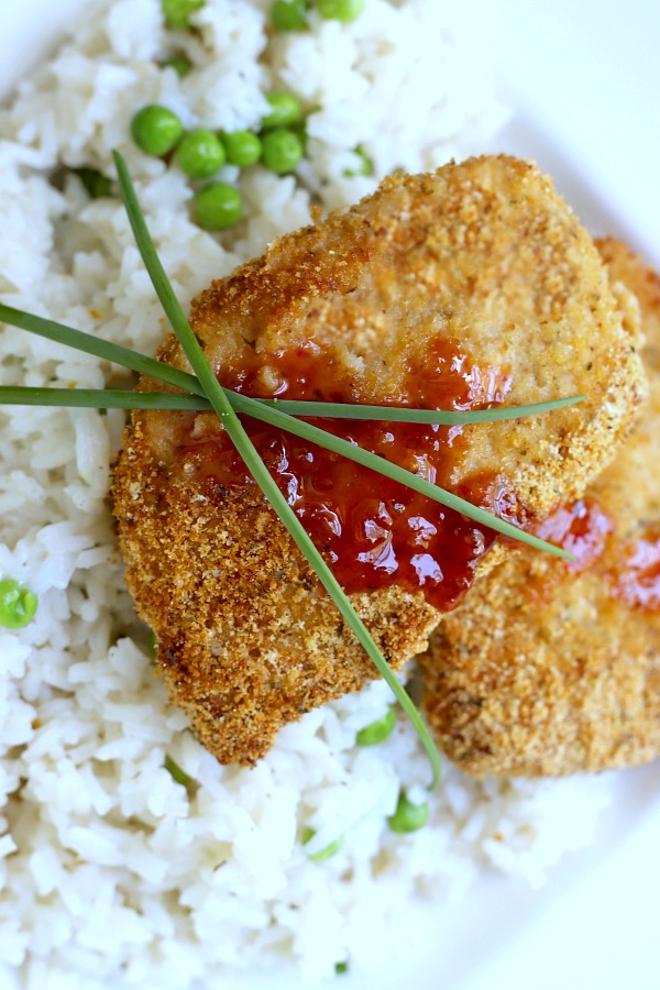 Tender and moist pork chops made quick and easy with a favorable, homemade shake and bake coating, Just coat and bake for a delicious family meal kids love.