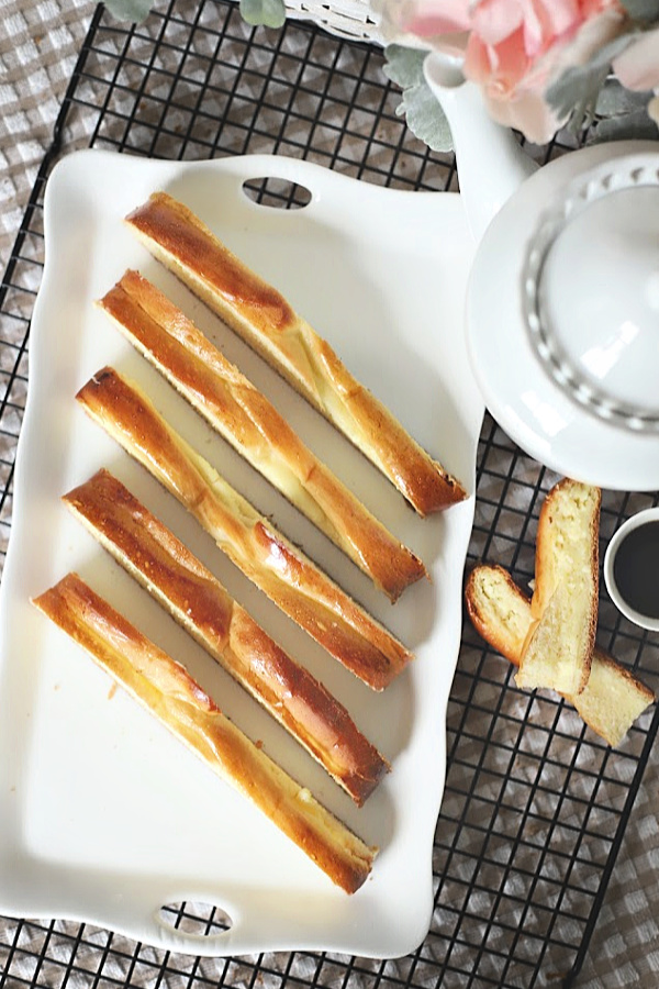 Make the dough with or without a bread machine for cream cheese braid. A light and fluffy sweet bread with sweetened cheese filling. It is a perfect Danish to serve for breakfast, as a snack or even dessert.