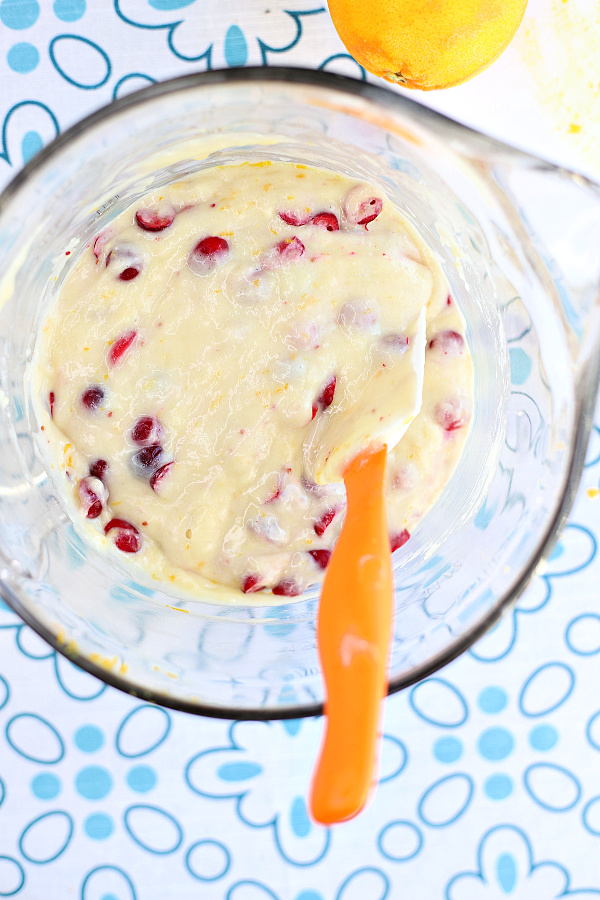 Step-by-step directions for making moist and delicious frosted apricot cranberry bread,.Easy recipe for your Thanksgiving dinner menu.