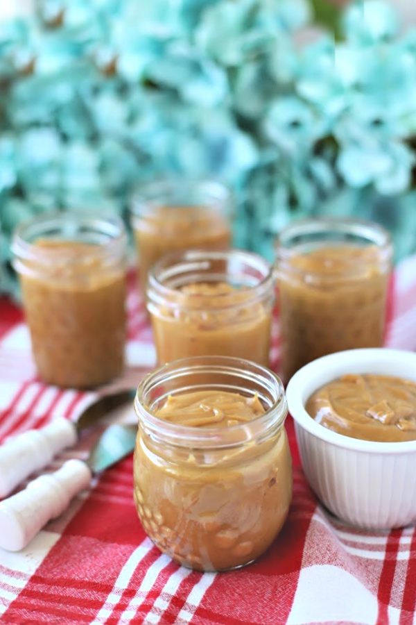 Easy recipe for Amish peanut butter church spread, a sweet and creamy treat for crackers, muffins, toast or rolls. 