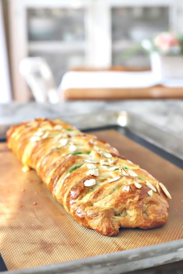 Easy recipe budget-friendly crescent chicken braid. Baked golden brown with cheesy filling, it is perfect for brunch or a quick weeknight family dinner.