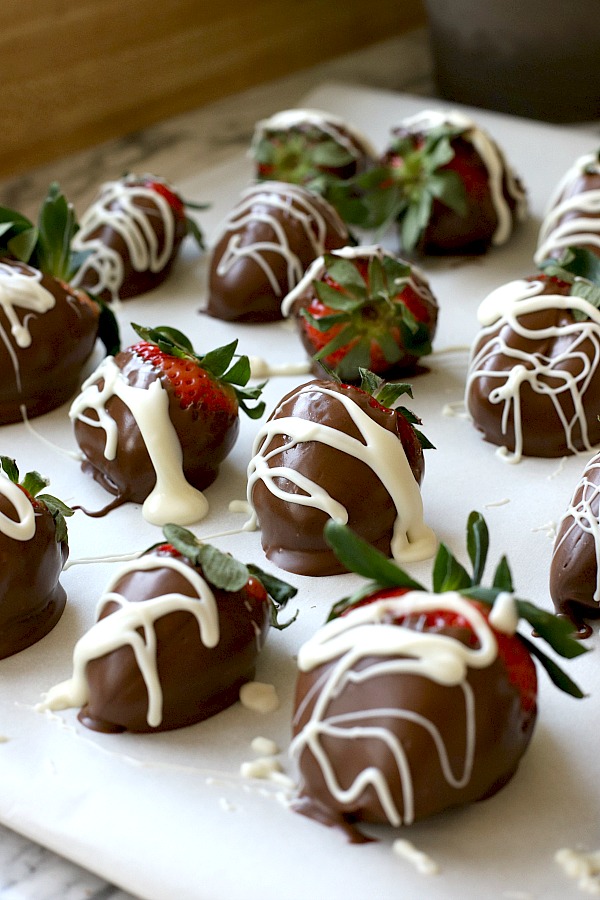 Easy How-to recipe for making chocolate dipped strawberries for Valentine's Day or special occasion. Melt chocolate in the microwave and decorated for a sweet edible gift.