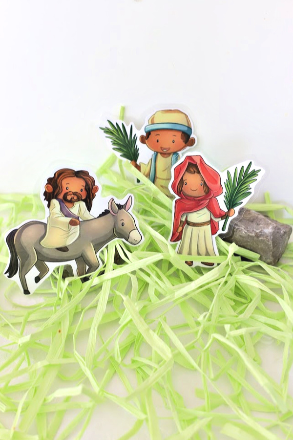 Easter Story printables for kids, homeschoolers, Sunday school teachers to recreate Bible scripture scenes like Jesus entry into Jerusalem on a donkey, waving palm branches, the Last Supper, soldier guarding the tomb, Mary weeping, the empty tome and the resurrected Jesus.