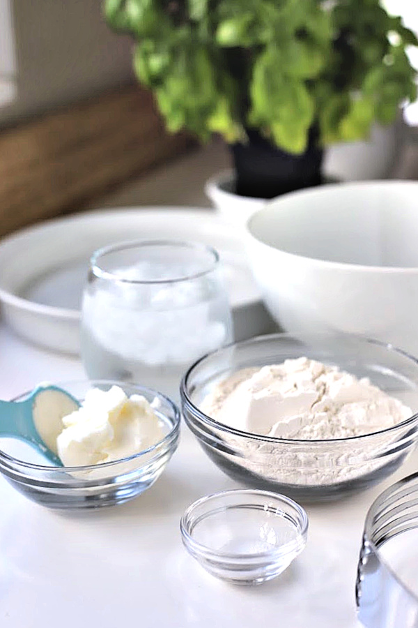 Making you own homemade pie crust is a lot easier than you think and much less expensive.  Easy step-by-step photos for a perfect crust using shortening for your apple, pumpkin and savory pies.