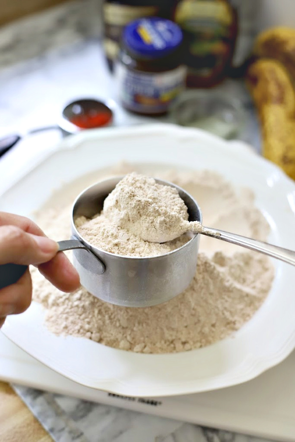 How to measure flour