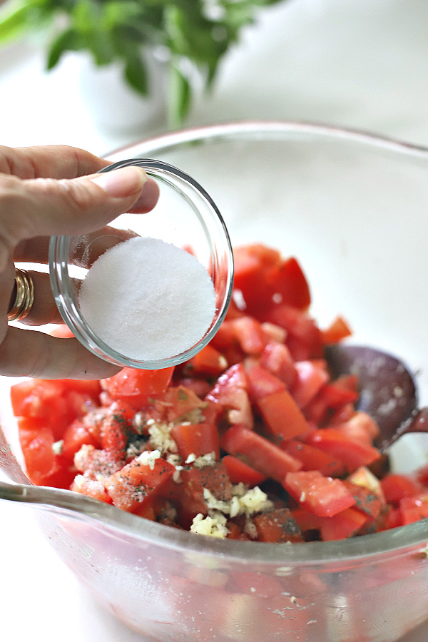 Easy recipe for old fashioned scalloped tomatoes.