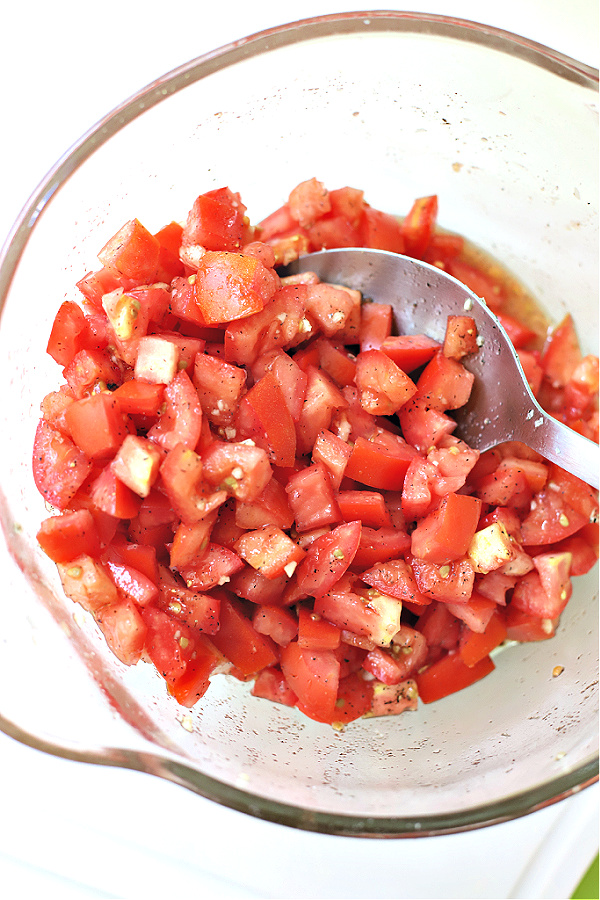 Easy recipe for old fashioned scalloped tomatoes.