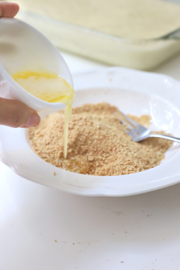 Crumb topping for noodle pudding kugel