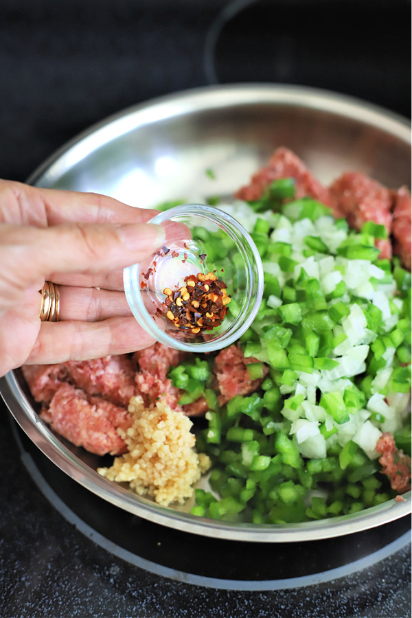 ingredients for sausage gravy