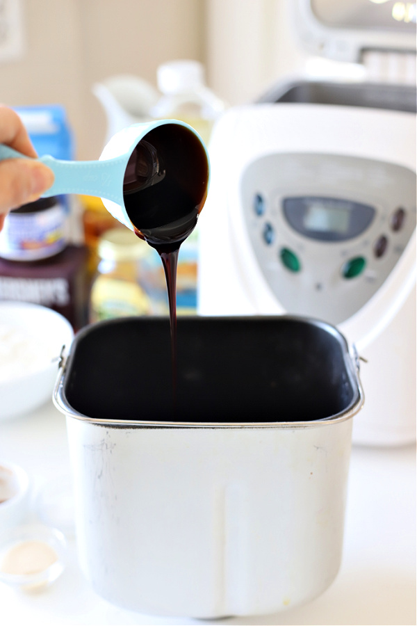 Adding molasses to bread machine for dark brown yeast bread