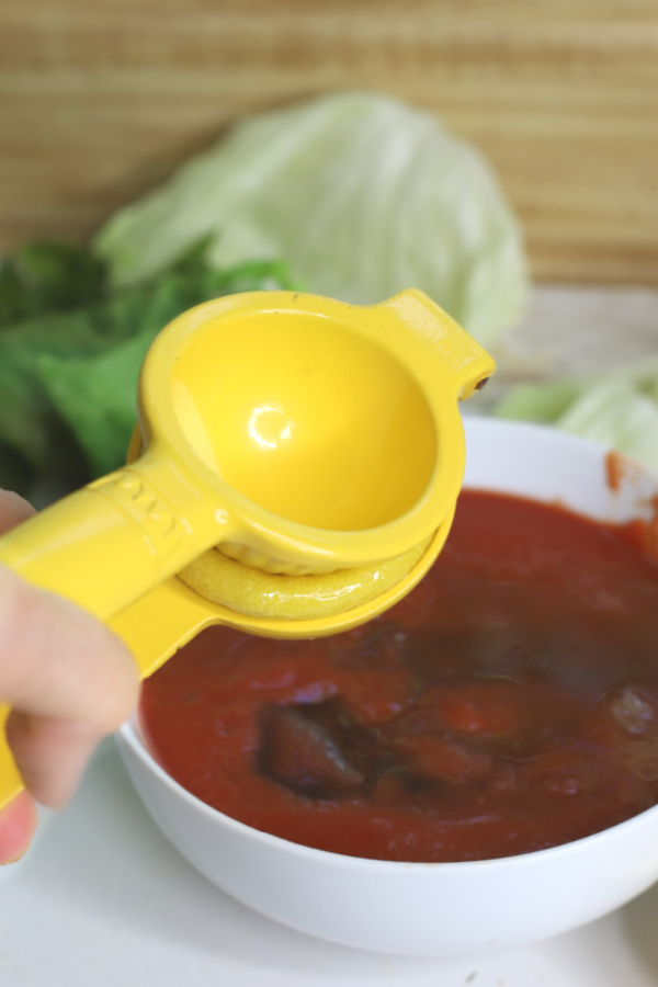 Making sauce for Swedish cabbage rolls