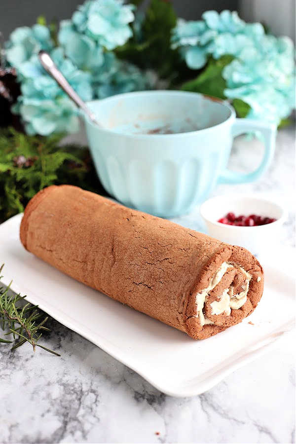 Mocha yule log Christmas cake